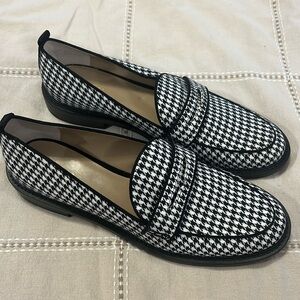 Ann Taylor houndstooth loafers